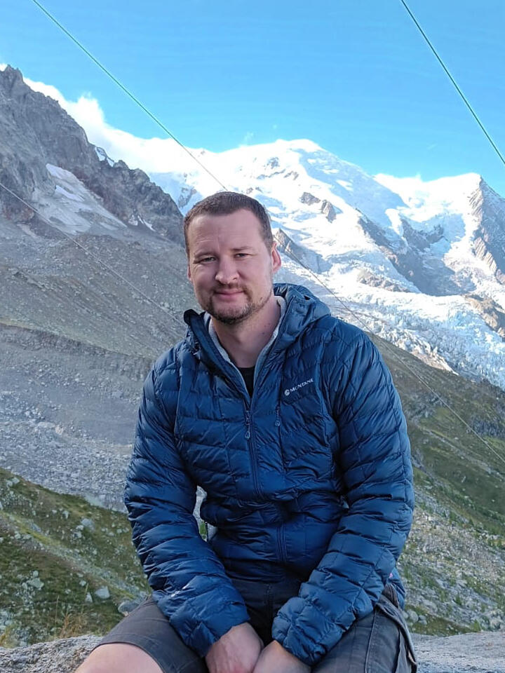 Photo of CW-Dex founder offering digital marketing solutions